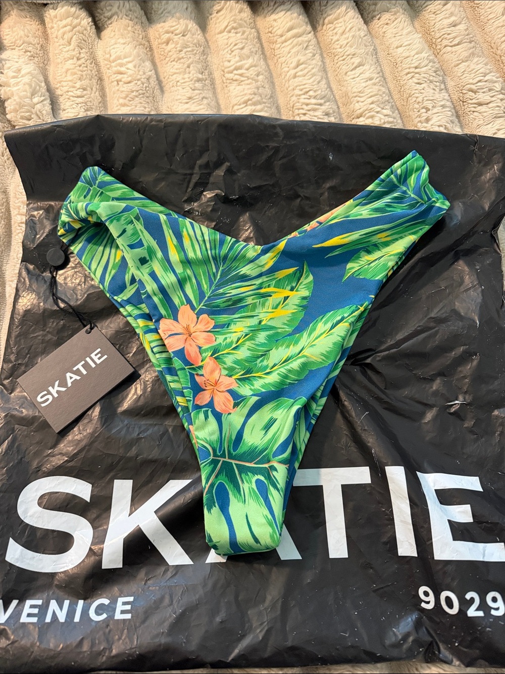Skatie Josie Bottom, size small